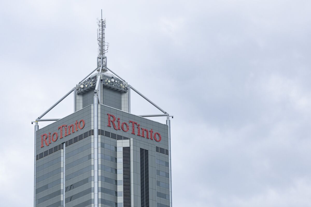 bloomberg.com - Jacob Lorinc - Glencore Says It's In Preliminary Merger Talks With Rio Tinto