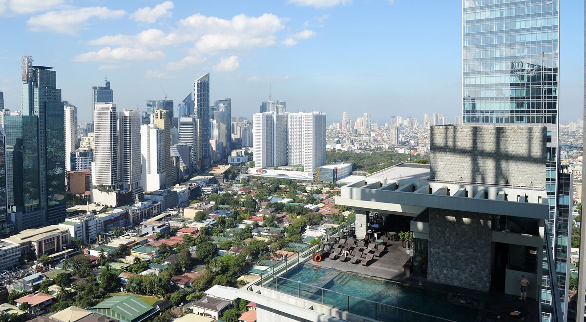 Philippines to Cut Foreign Bond Sales If JPMorgan Index Bid Succeeds