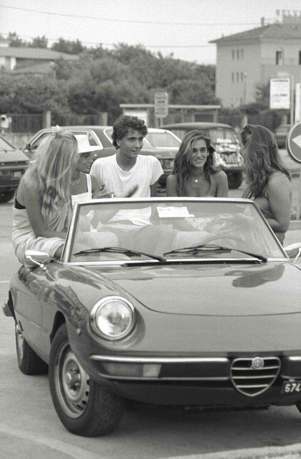 The Alfa Romeo Spider Series 2 A Steal Of A Vintage Convertible Bloomberg