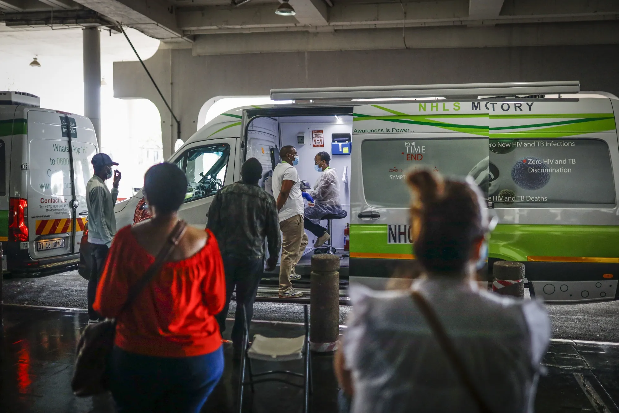 Mobile Covid-19 Testing as South Africa Struggles for Vaccines