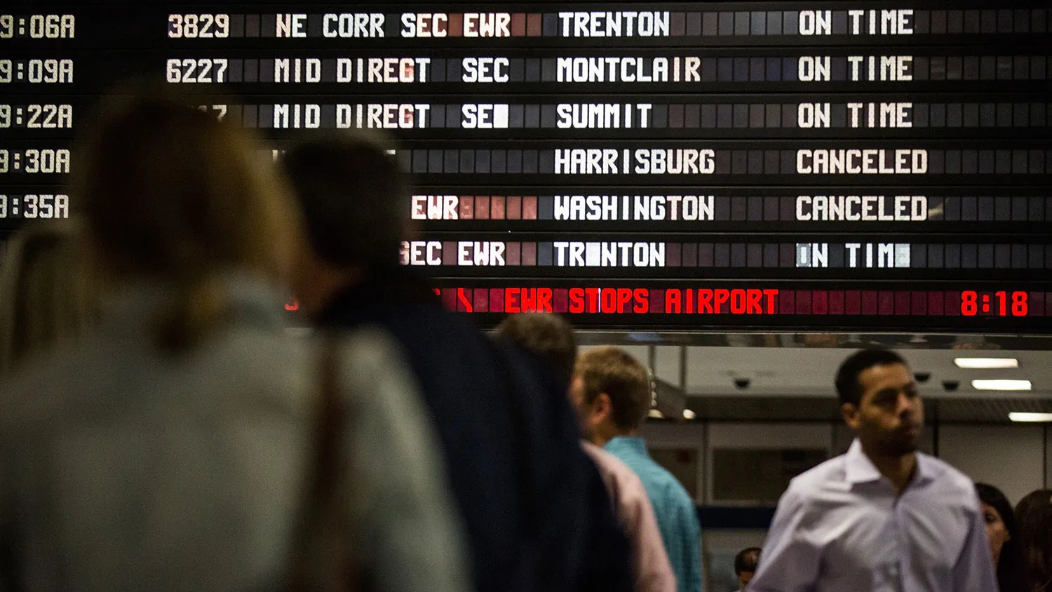 The Amtrak information board shows the Washington-bound train from New York as cancelled after an Amtrak train derailed in Philadelphia last night, on May 13, 2015 in New York City.
