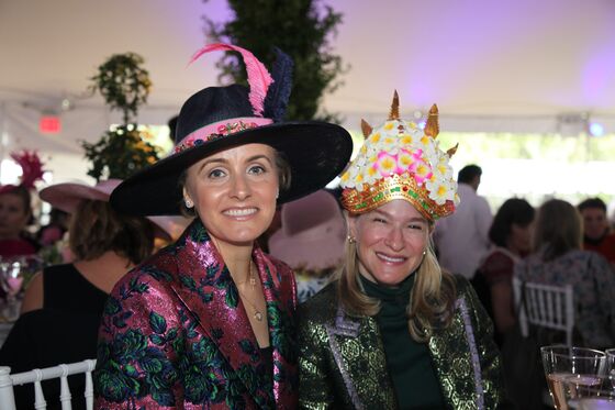 With $100 Bills and Rubies, Hats Bring Haul for Central Park