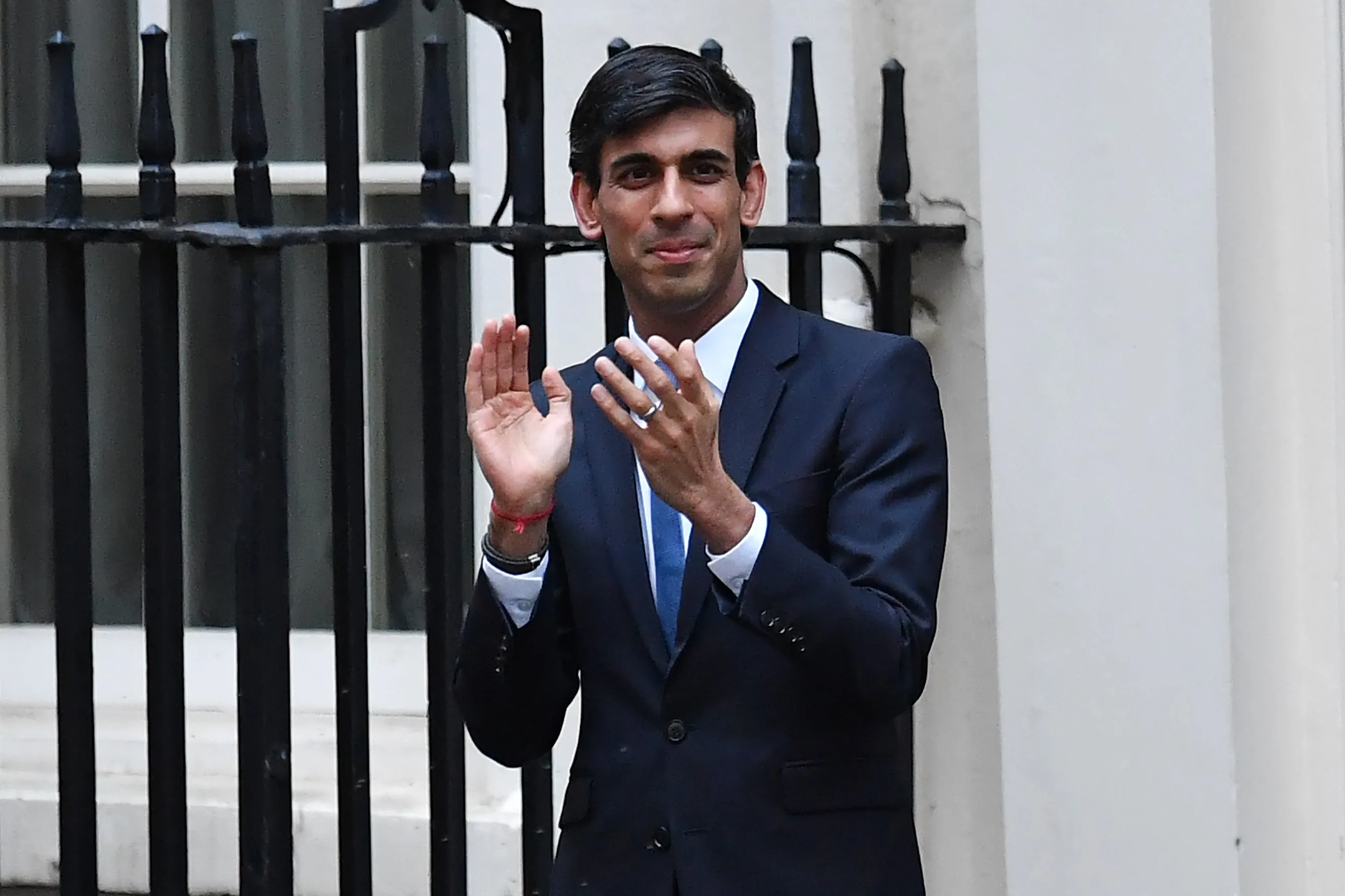 A round of applause for Rishi?