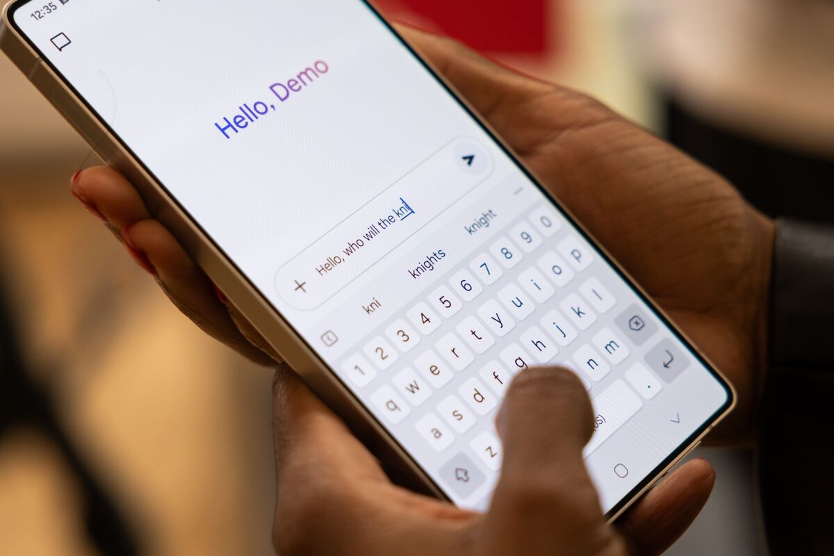 DOJ v. Google: a Google VP says the company pays Samsung an "enormous sum of money" every month to preinstall Gemini on its devices as part of a two-year deal (Leah Nylen/Bloomberg)