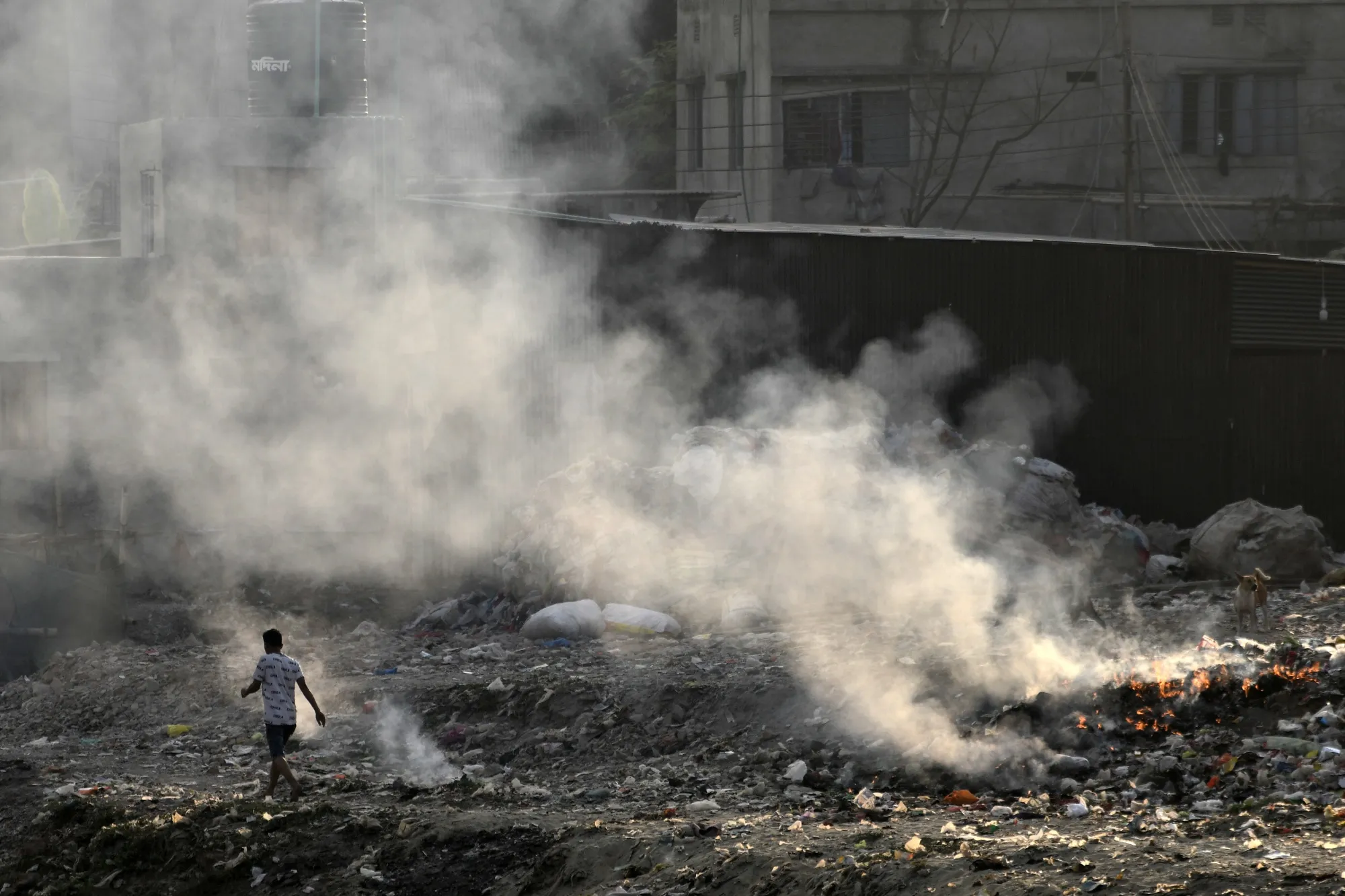 Garbage fire creates toxic smoke&nbsp;in Dhaka, on Nov. 29.