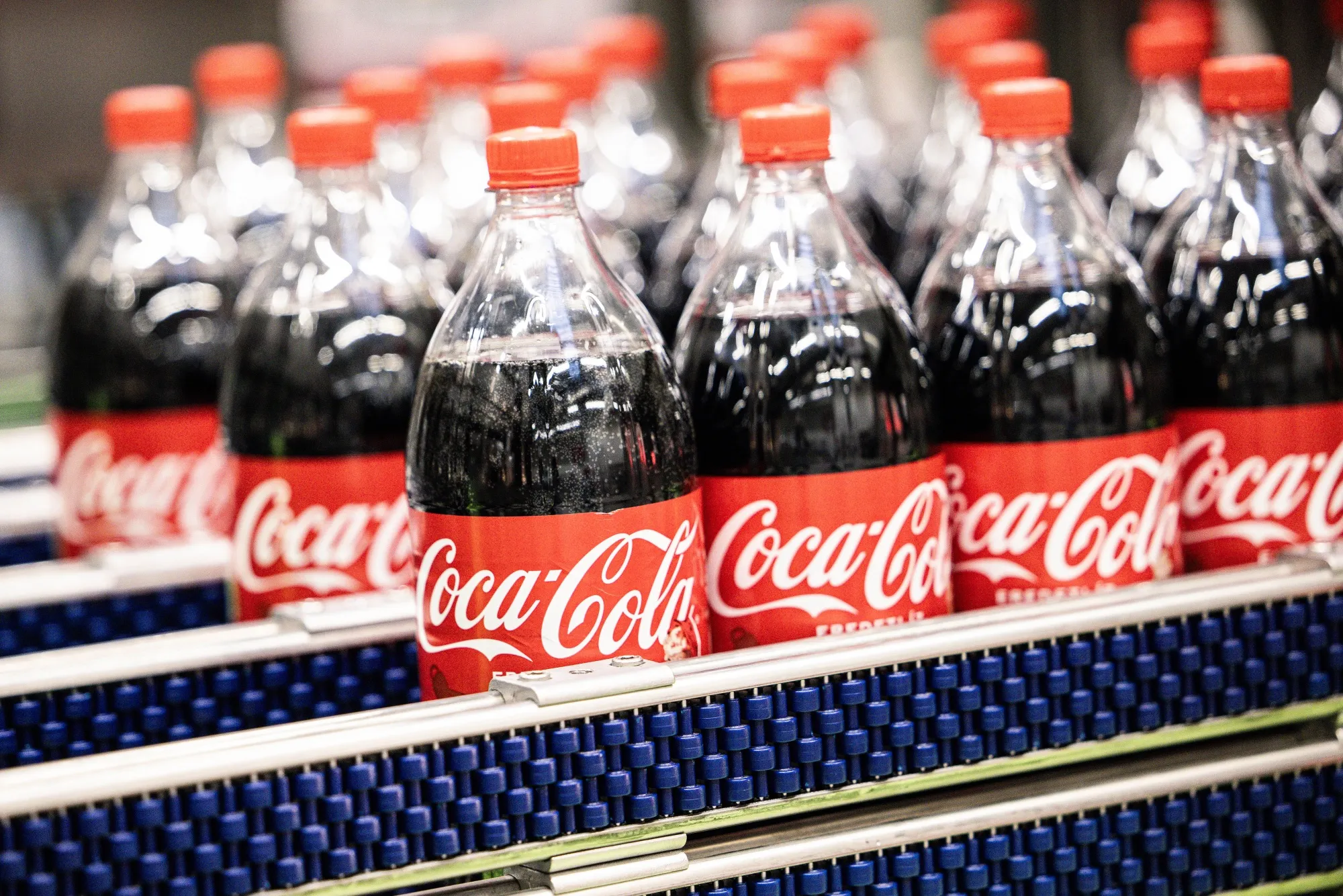 コカ・コーラ、米国内向けコーラでサトウキビ糖使用へ－トランプ氏
