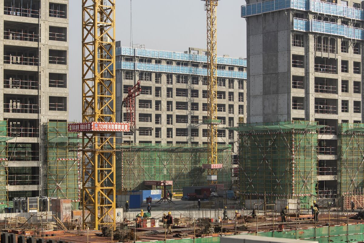 China’s Economy Czar Presses Cities on Funding for Real Estate