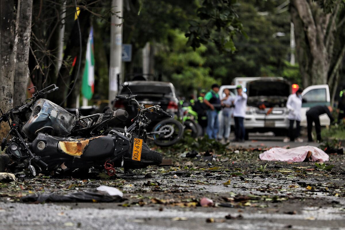 🟪"Colombia in Allerta: 19 Esplosioni Aggravano il Clima di Terrore dopo il Tentato Assassinio di un Candidato Presidenziale"