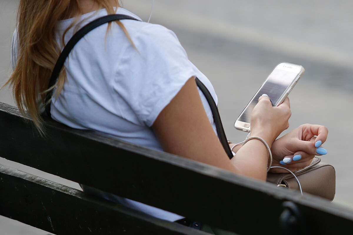 Major Music Labels Strike Deals With New AI Streaming Service