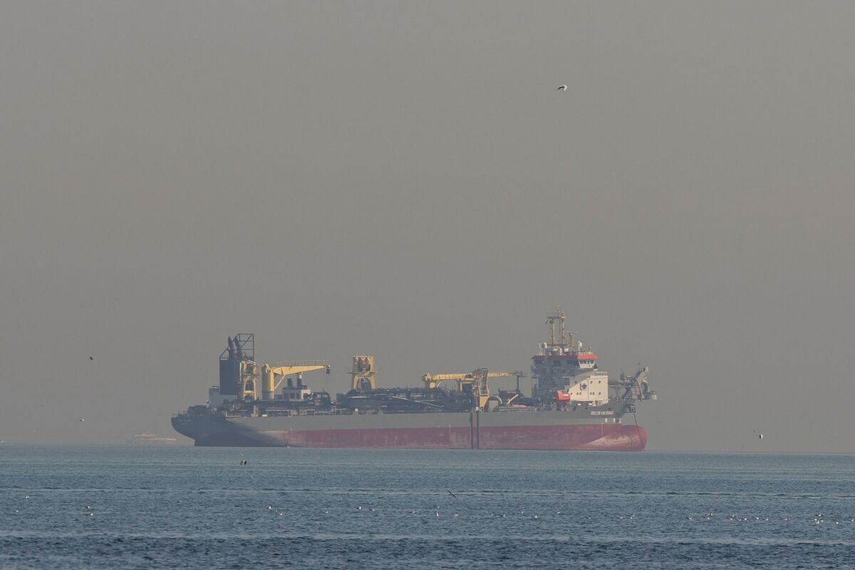 
                            Middle East Oil Faces Pricing Confusion as Hormuz Traffic Halted