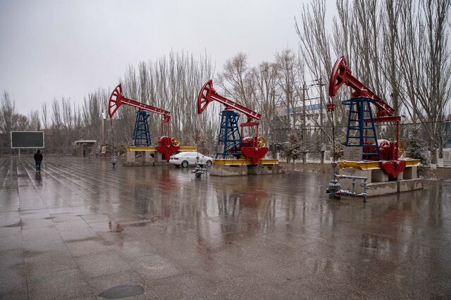 One by one, the “nodding donkeys” are shutting down. China’s big state oil companies have moved production to more productive fields in the west or offshore.