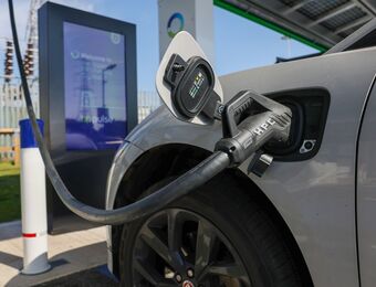relates to Carmakers Warn Time Running Out on Post-Brexit EV Tariff Delay