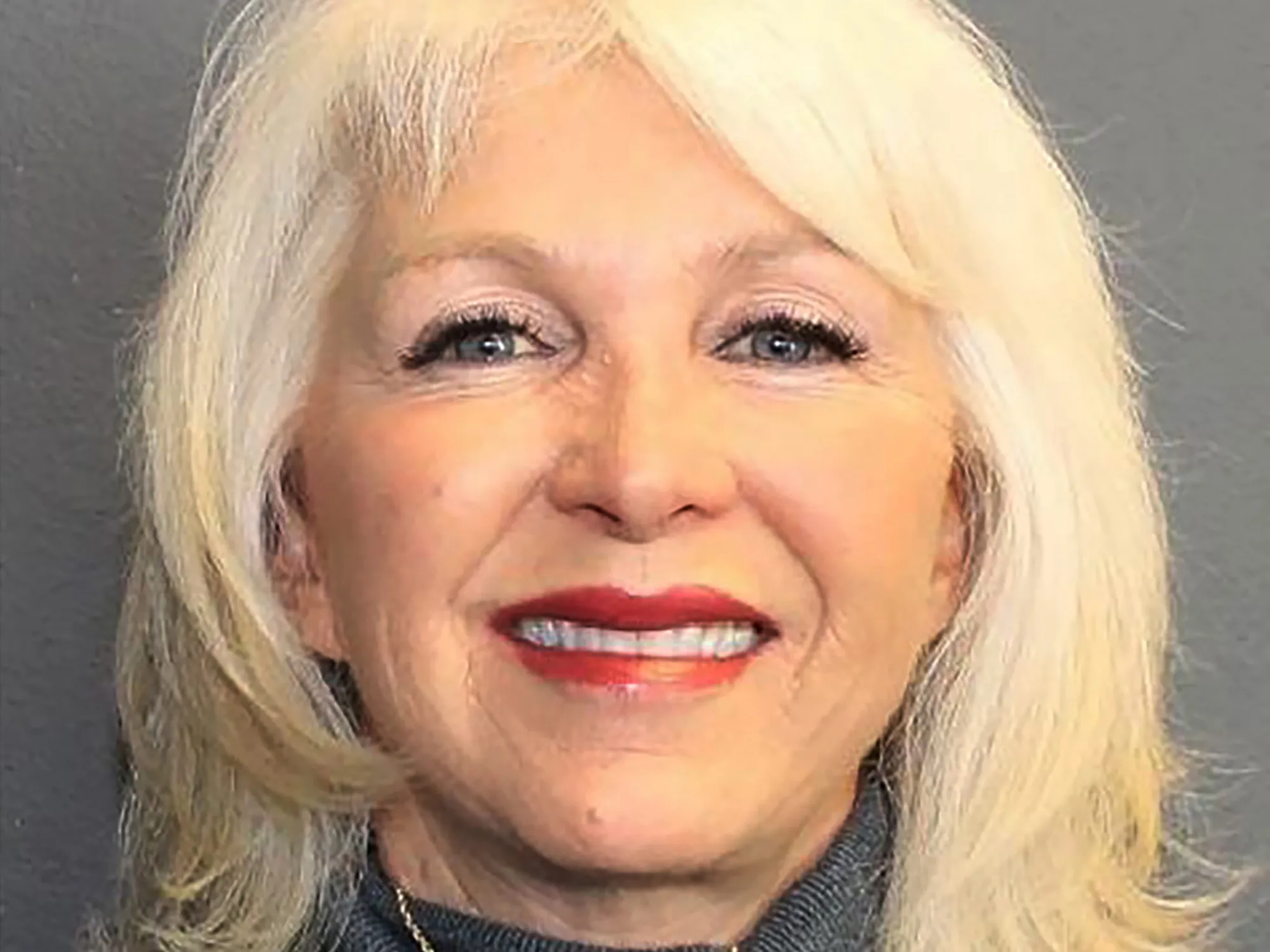 Republican Official Tina Peters Indicted in Colorado Voting Machine Probe -  Bloomberg