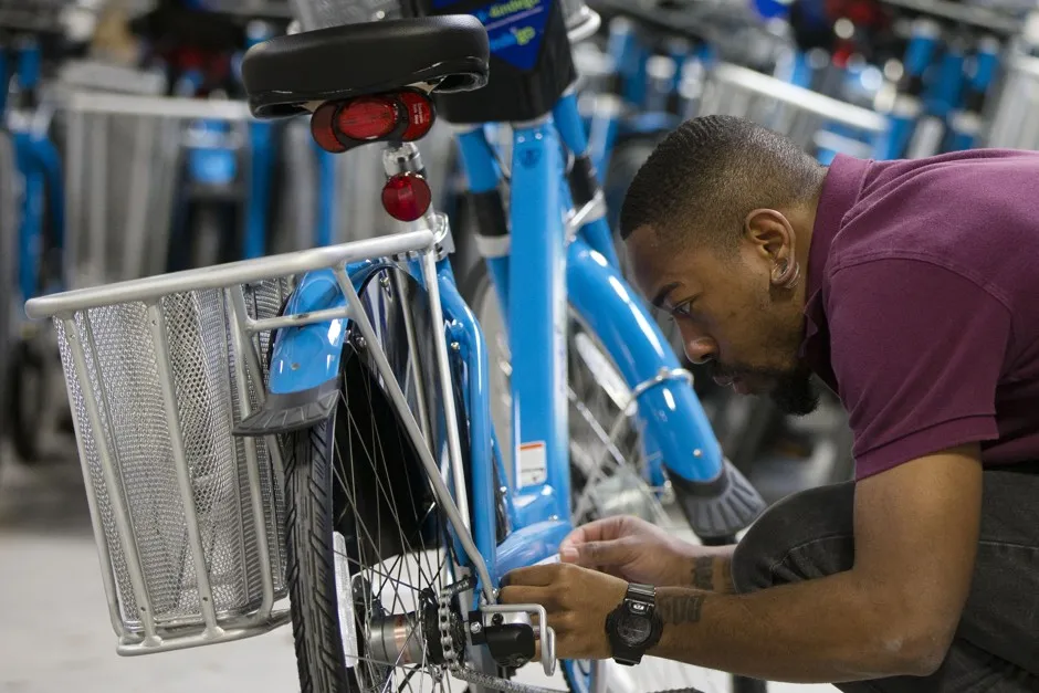 Philadelphia's bike share program debuted in 2015, but stubborn racial and income disparities persist, says a new study.