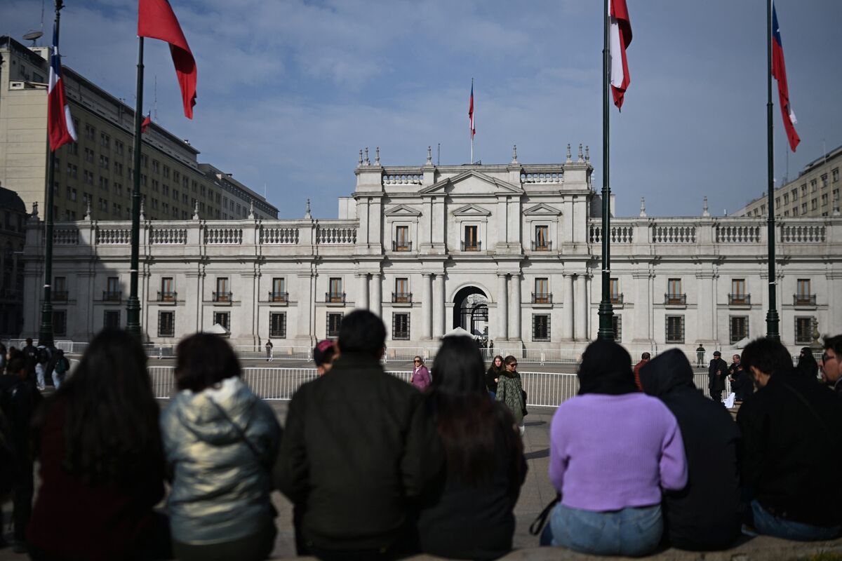 Chile’s New Pension Rules Spark Industry Divide on Effects