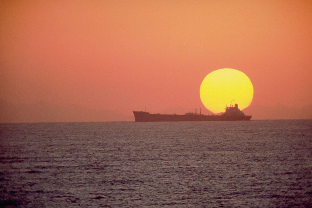 Three Oil Supertankers Appear to Make Move Through Hormuz Strait