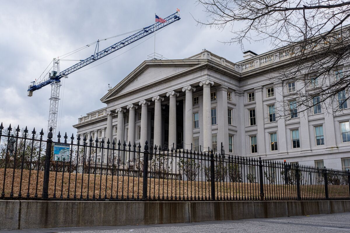 Treasuries Join Global Bond Selloff as Tariff Fears Grip Markets - Bloomberg.com