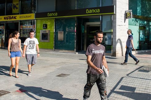 KKR to Apollo Vie for Spain Lending Left by Banks