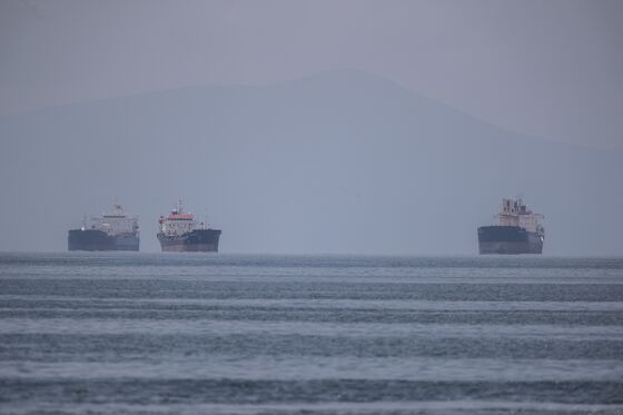 Fight Between Commodities Giants and Shippers Leaves Seafarers Stuck