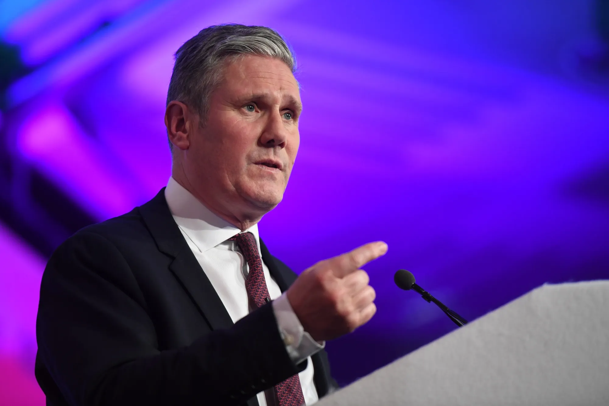 Labour Promises to Make UK a Clean Energy Superpower by 2030 - Bloomberg