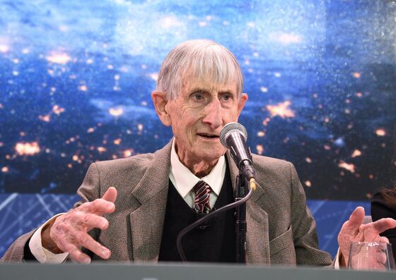 Freeman Dyson, Mathematical Prodigy in Einstein Era, Dies at 96