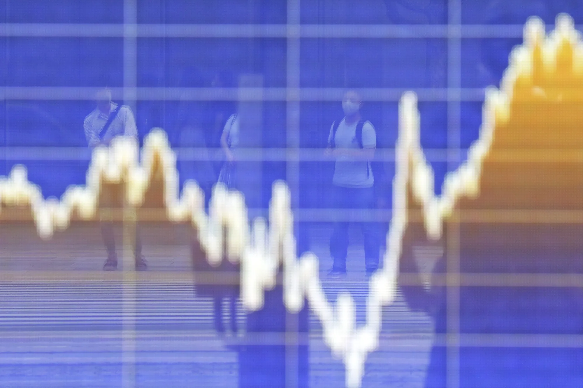 Japan Stocks Look to Cap Fourth Weekly Gain After Rate Decisions