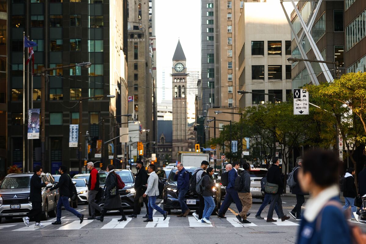 Canada’s Economy Surges as Housing and Military Spending Drive Growth