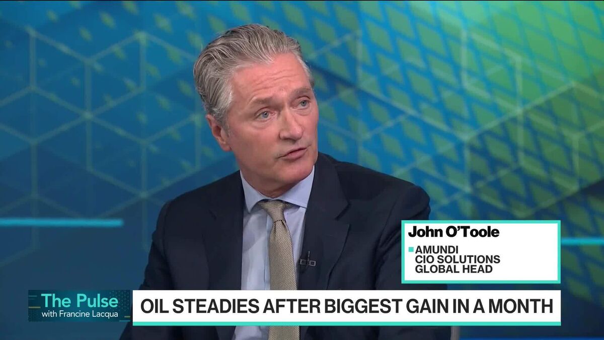 Amundi Is Diversifying Risk Via Commodity Currencies, Gold