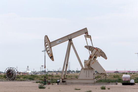 Oil Shock Upends State That Had Become Shale’s Newest Powerhouse