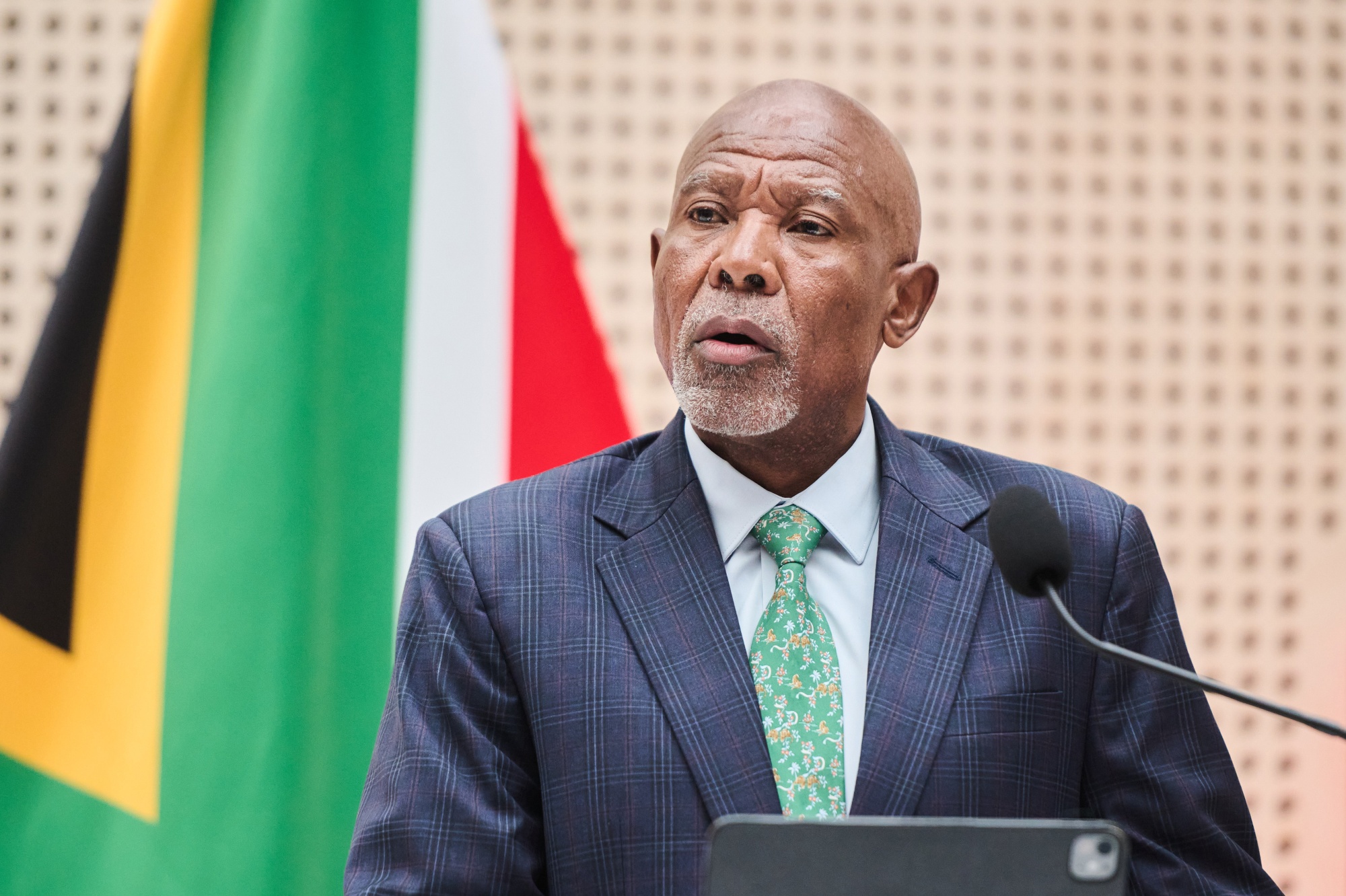 Image associated with story "South Africa’s Kganyago Sees Room for Caution on Rate Moves"