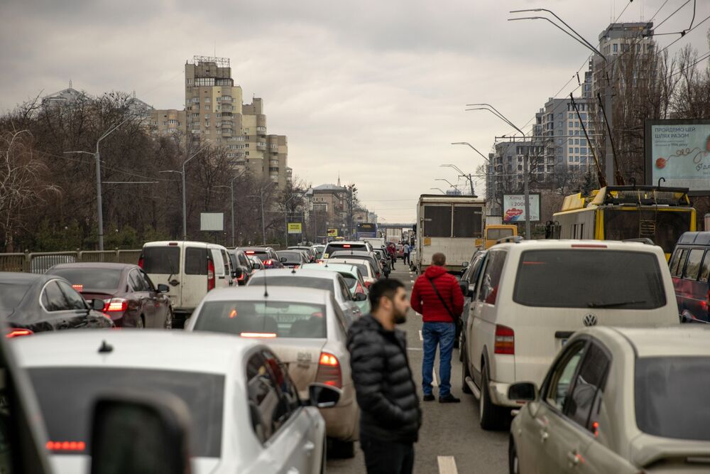 首都キエフ ロシア軍の攻撃で数時間内に陥落も 西側情報当局 Bloomberg