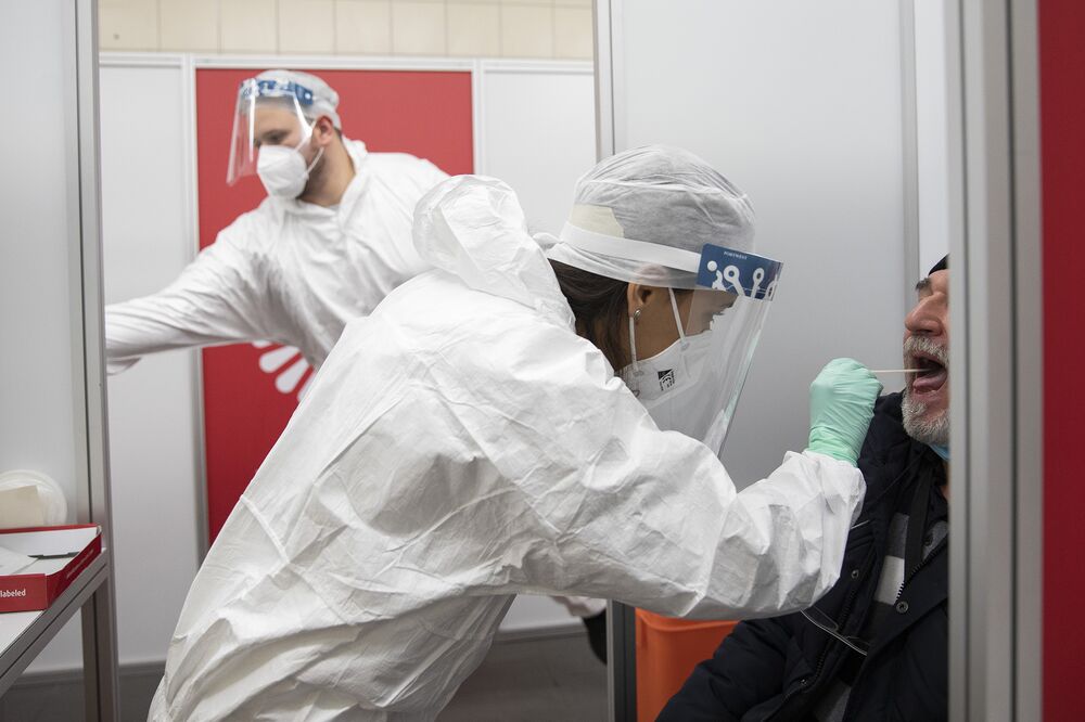 Flying Before The Covid Vaccine Airport Testing Is Here To Help Bloomberg