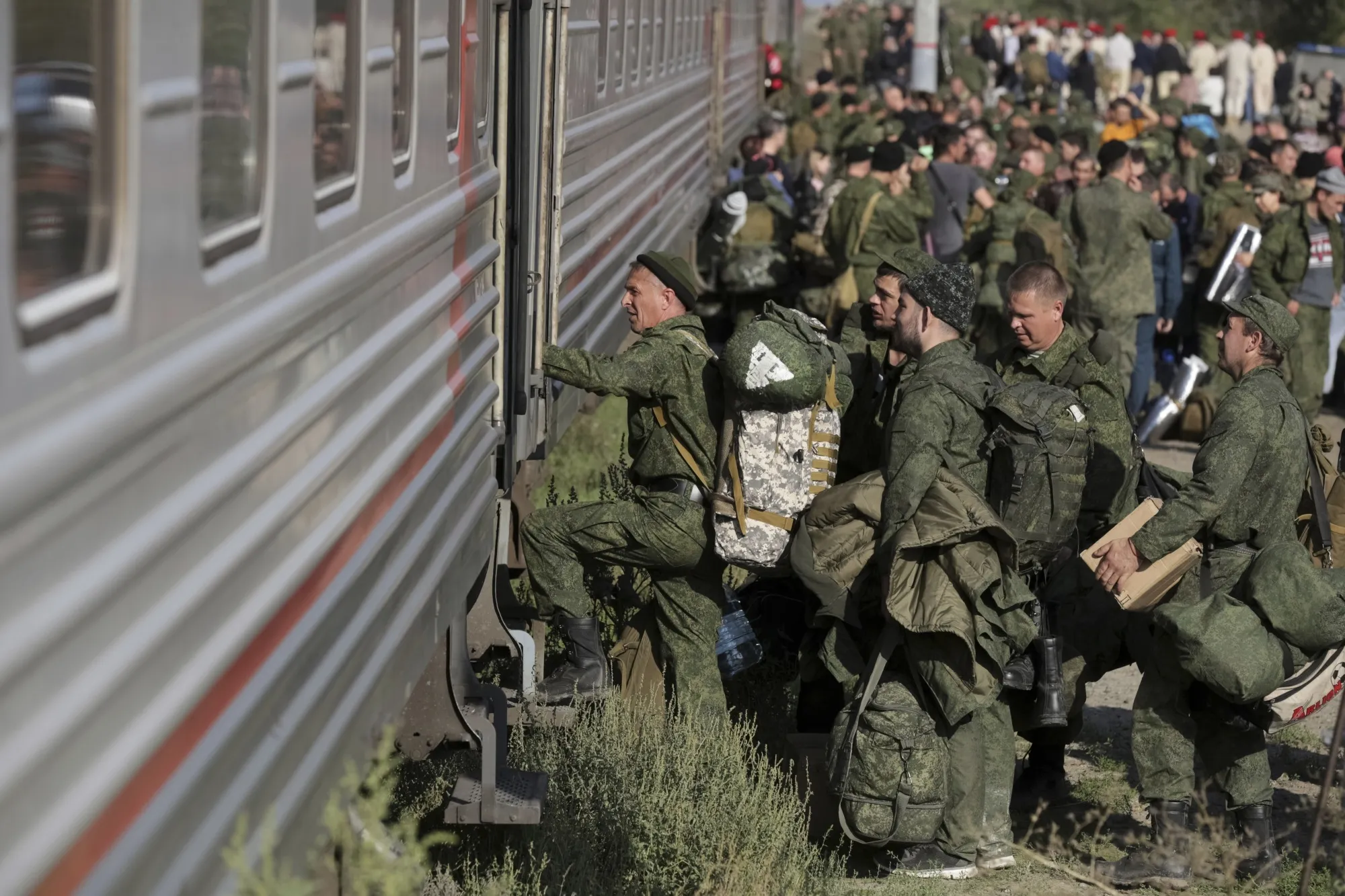 ロシア、兵士40万人の追加採用を画策－春は攻撃でなく防戦に注力へ 