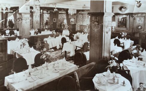 The Ivy traces its history back almost 100 years. Here's the dining room in the 1950s.