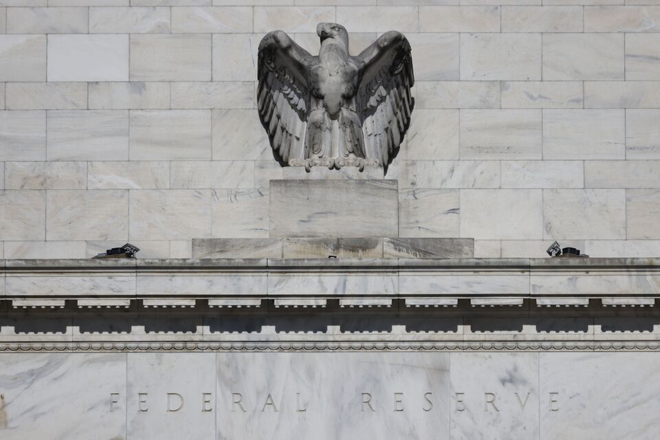 John Authers: Fed Minutes Show Three Weeks Is a Long Time - Bloomberg