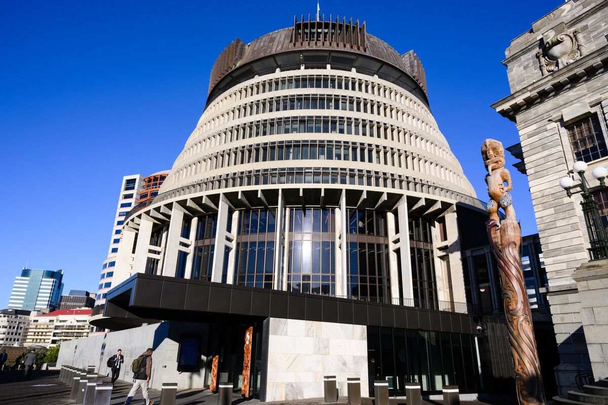 New Zealand Bond Auction Draws Record Demand After Issuance Cuts