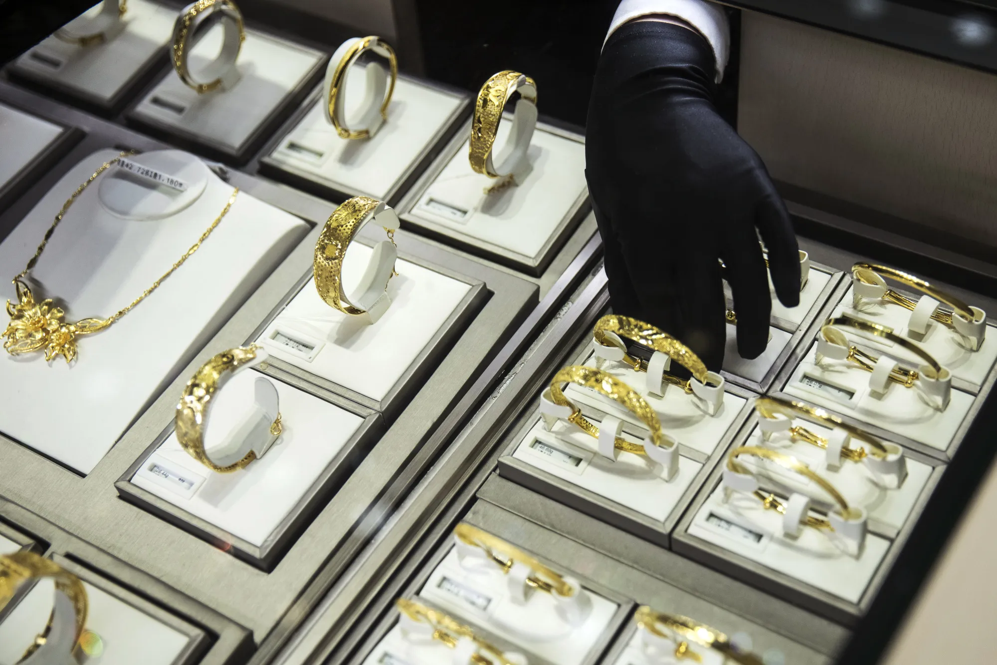 July’s selloff has extended Chow Tai Fook’s stock decline from a March high to more than 40%, wiping out $7.2 billion in market value.&nbsp;