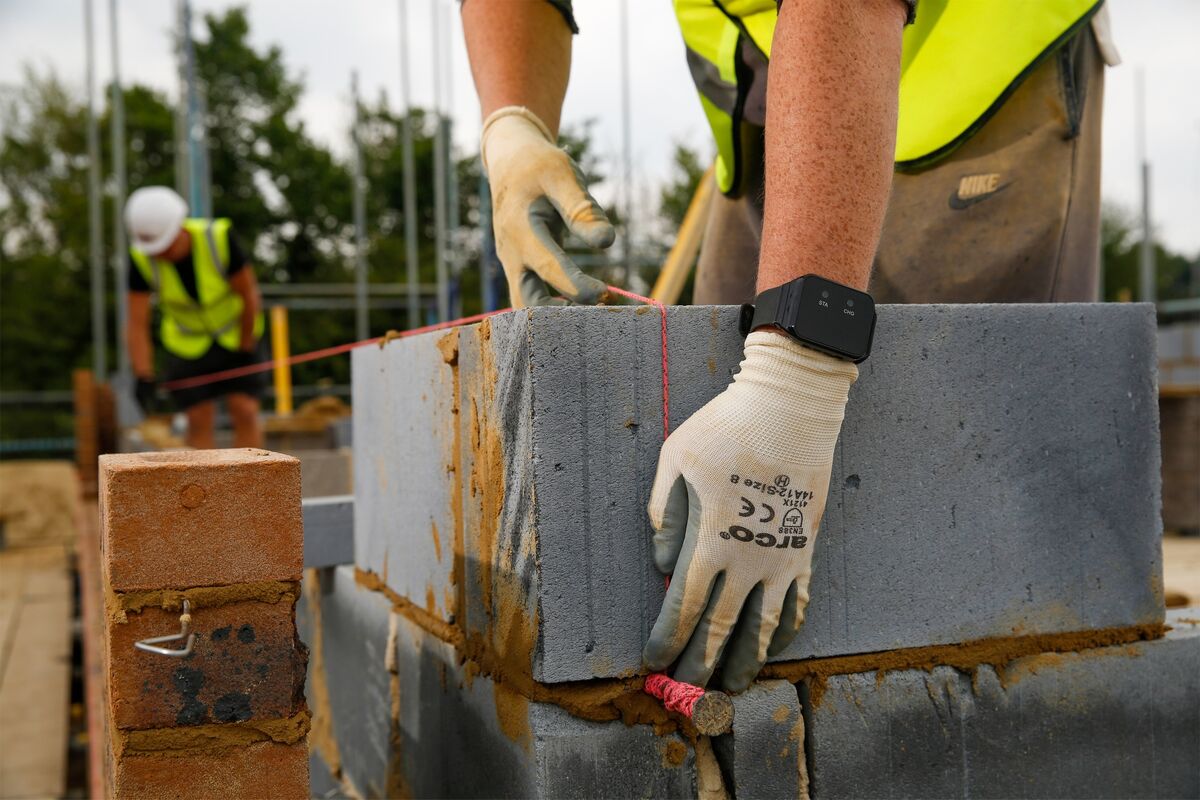 UK Homebuilder Shares Surge on Labour Plan for New ‘Help to Buy’
