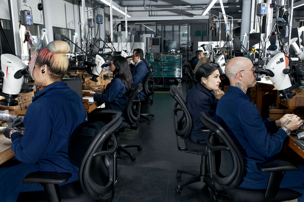 Tiffany Owner LVMH Wants Jewelry Designers in the US Bloomberg