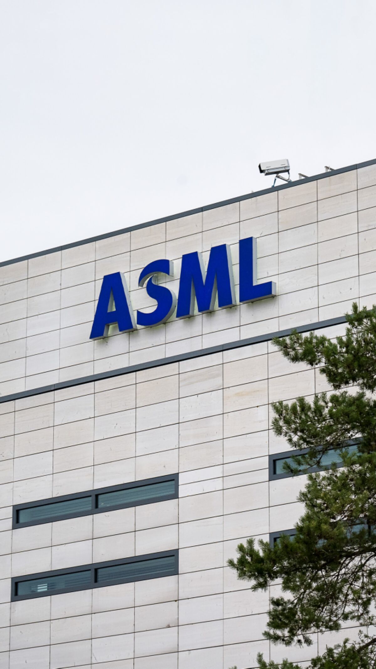 How ASML's Chipmaking Machines Shape the AI Supply Chain