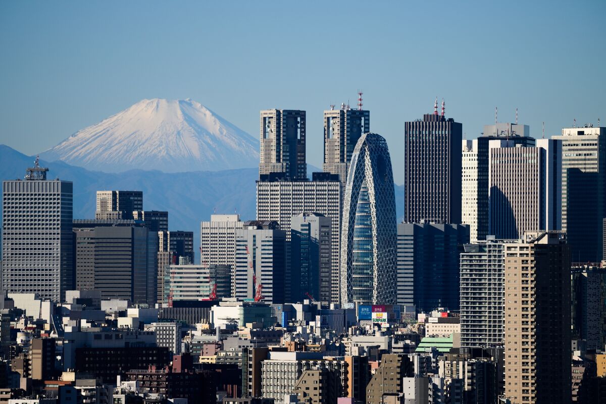 Japan 40-Year Bond Yield Hits 4% for First Time Since 2007 Debut - Bloomberg.com