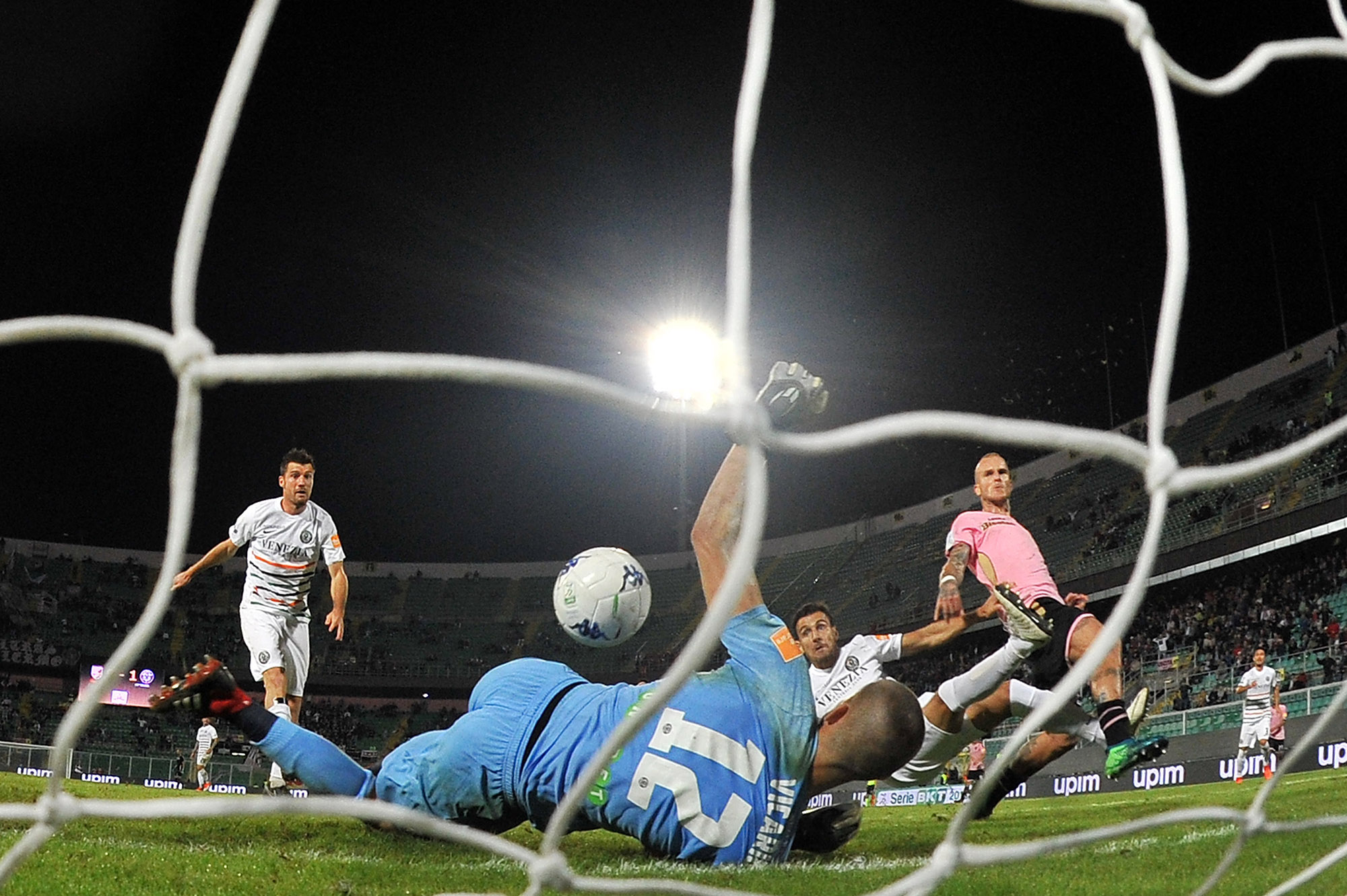 Manchester City Owners Buy Majority Stake in Sicily's Palermo FC - Bloomberg