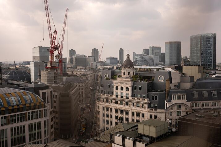 Britain's Billionaire Exodus Shows Cost of Tax Crackdown