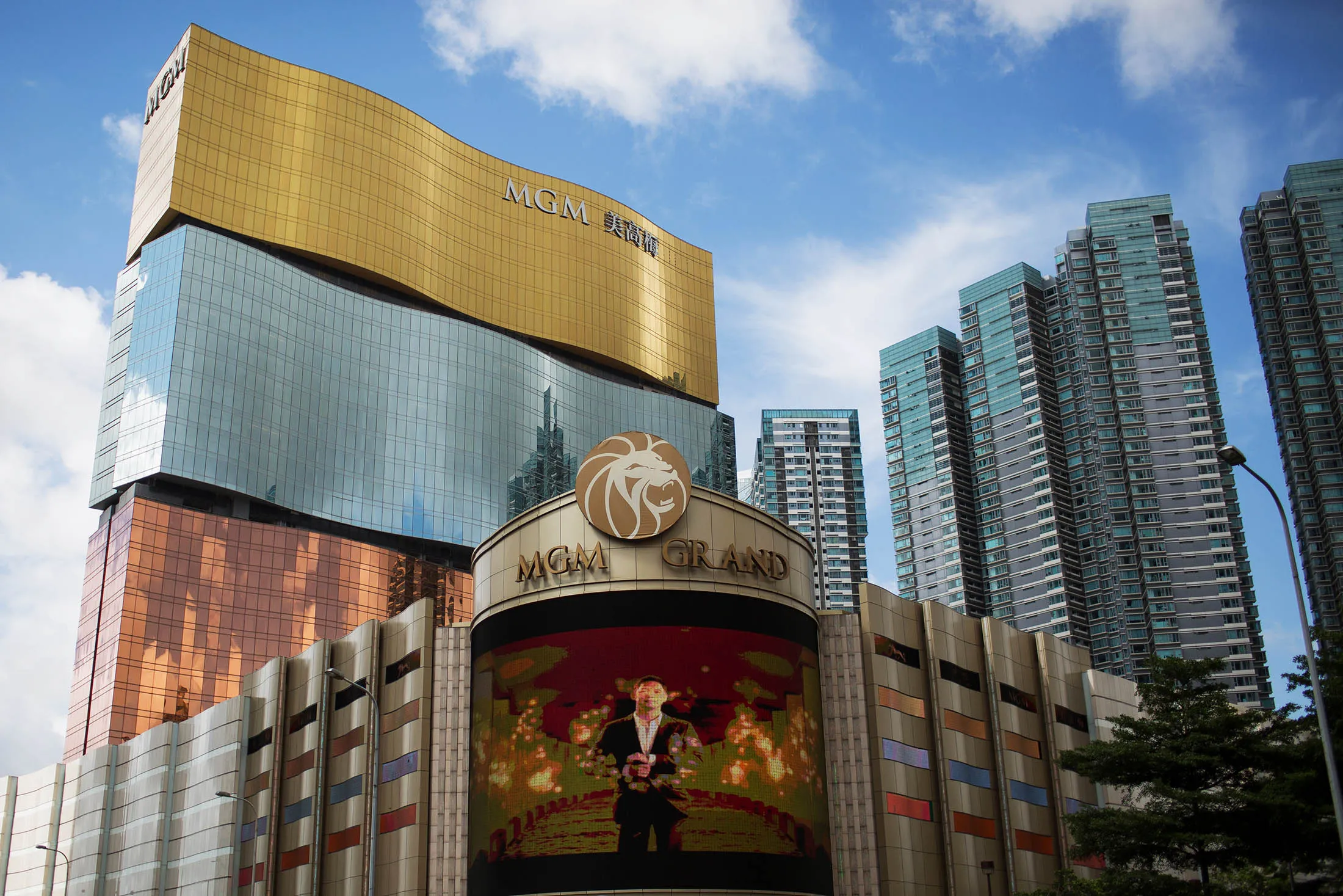 Macau saw gaming revenue dropping 34 percent in 2015 after China’s economic slowdown and anti-corruption campaign deterred high rollers from betting at the city’s casinos.

