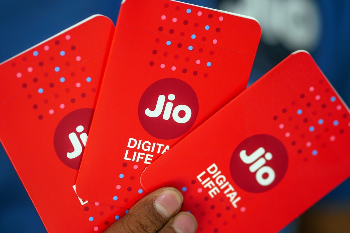 Finance: Ambani's Jio is planning a mega IPO that is expected to align bank fees with those of the National Stock Exchange (NSE).