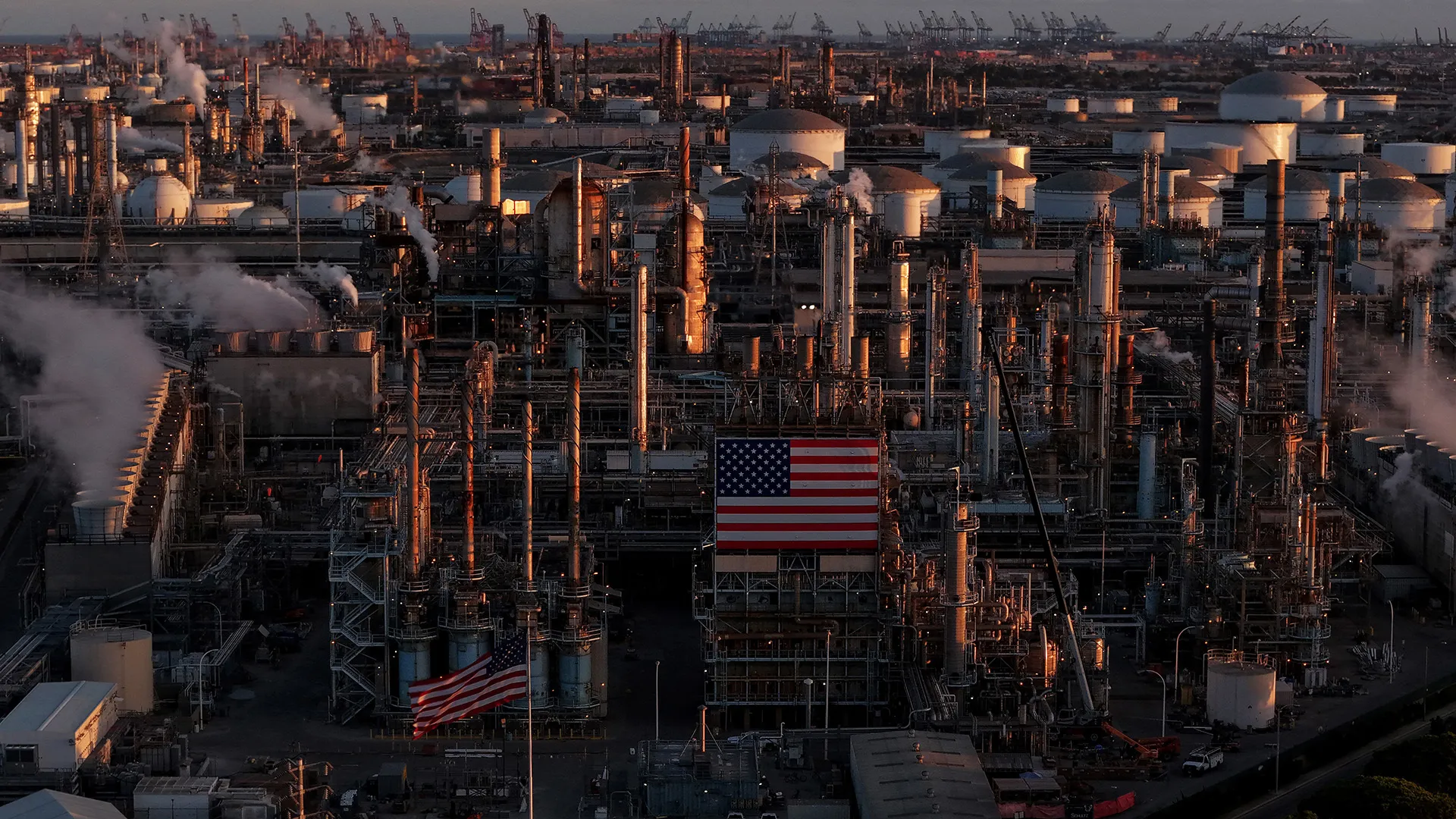 bloomberg.com - Watch 'Oil Demand Is About To Spike... We're Looking At A Volatile Summer' Says Schork