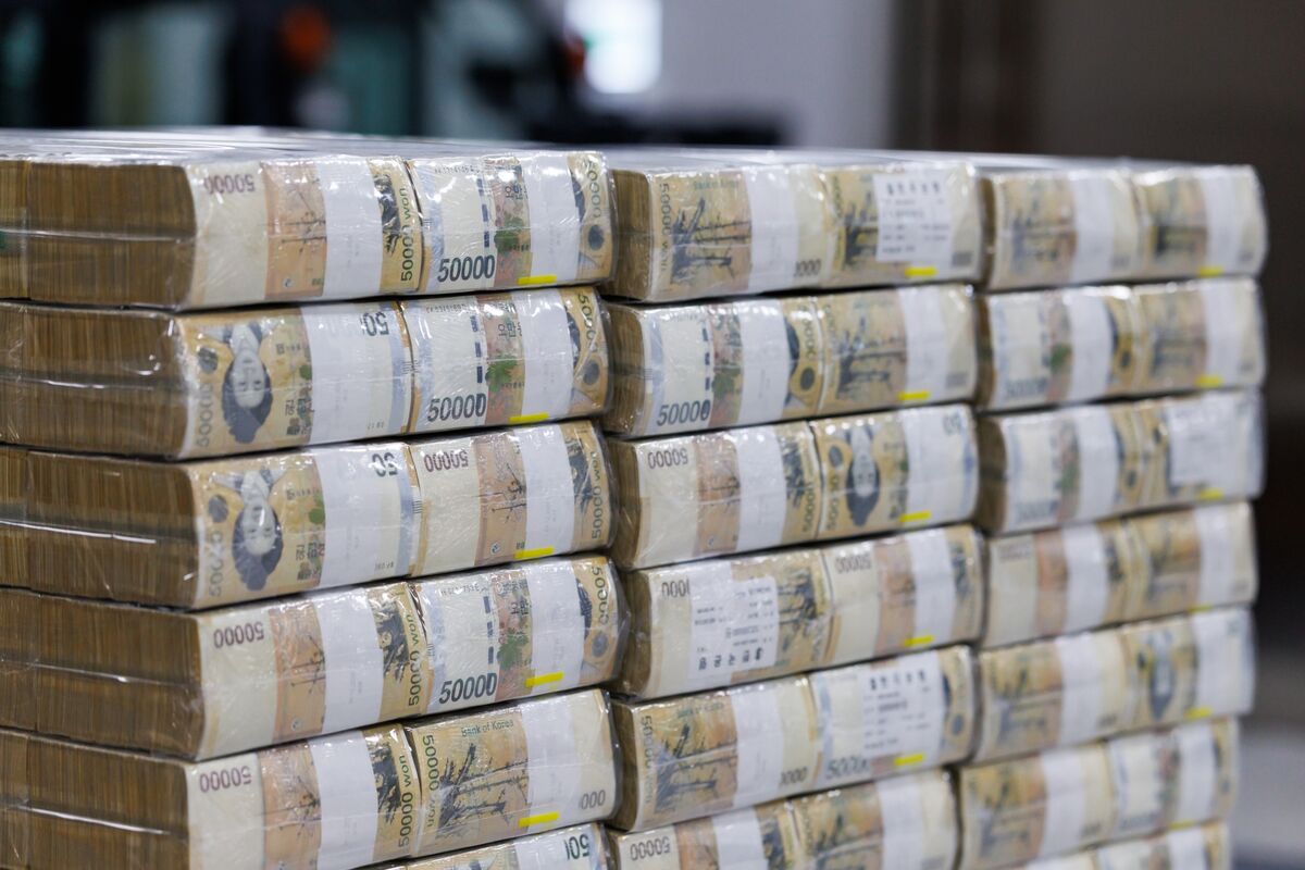 A $77 Billion Cash Pile Is Ready to Drive Korean Stocks Higher