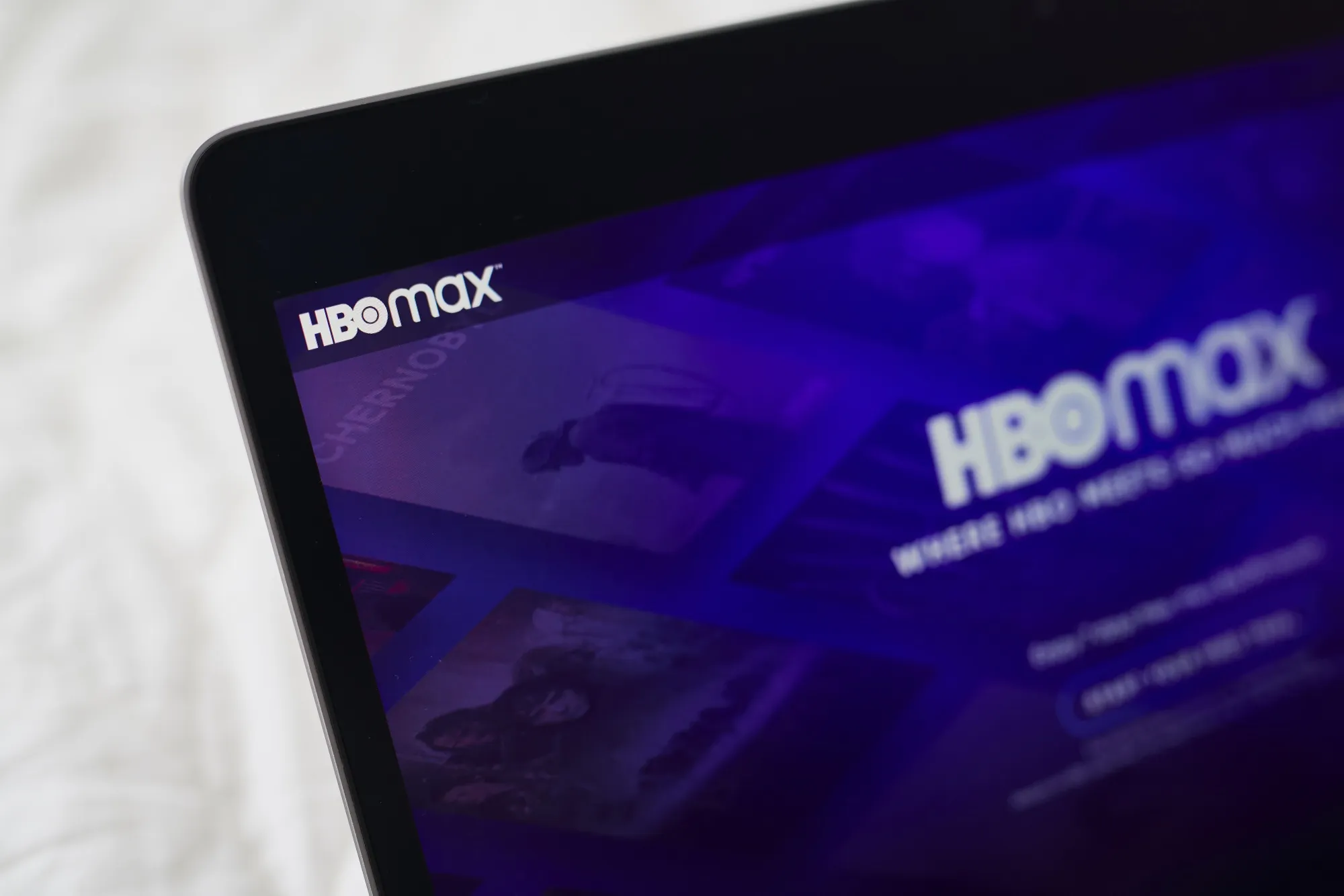 Warner Bros. Discovery Inc.&nbsp;showed improvement at its direct-to-consumer unit, which includes its Max streaming service.