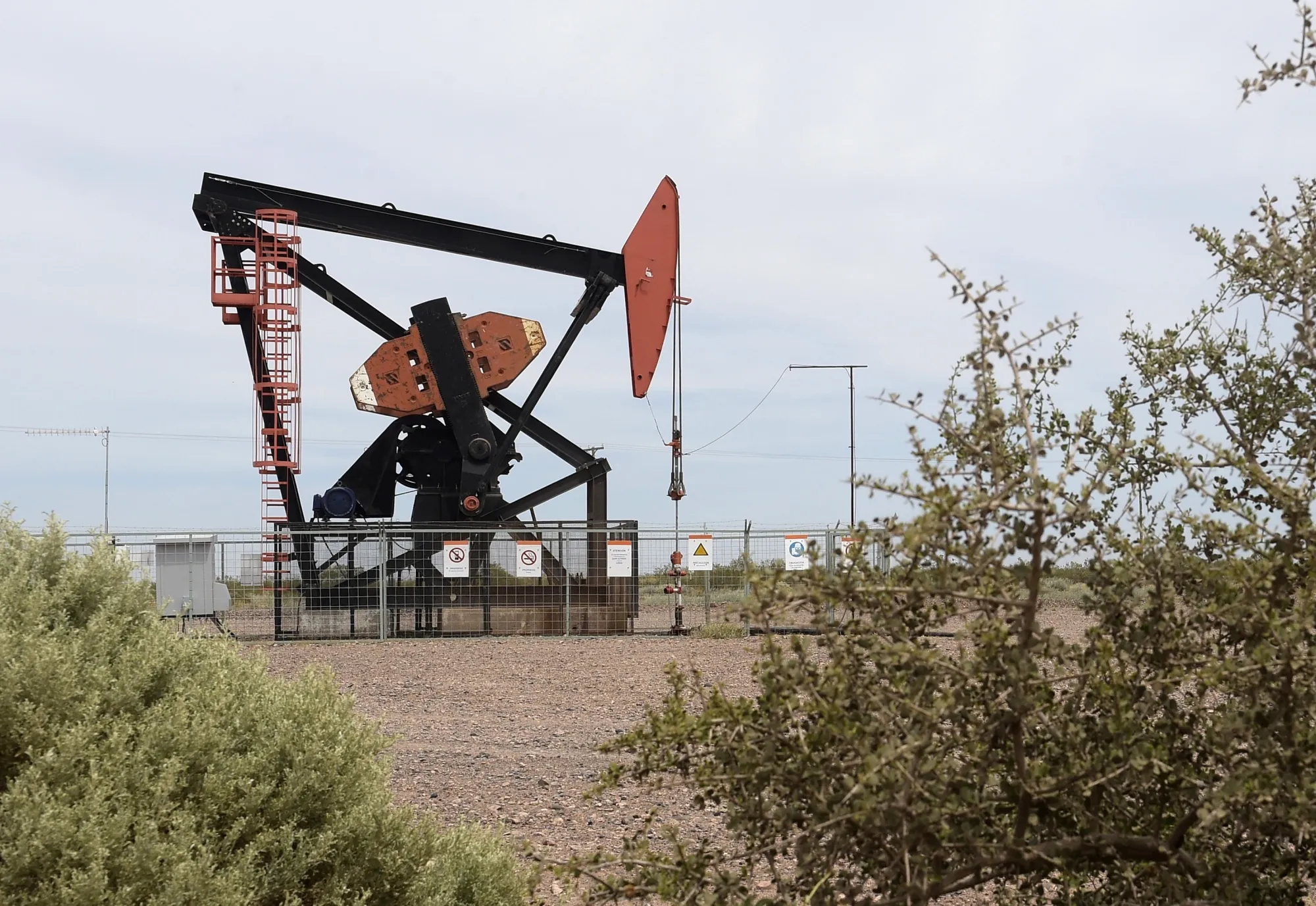 Since Milei took power, drillers and refiners have been&nbsp;negotiating&nbsp;a pathway to export parity for crude.
