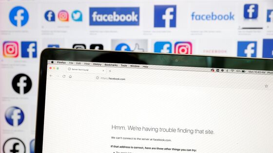 Facebook Begins Recovery After Major Outage Shut Down Apps